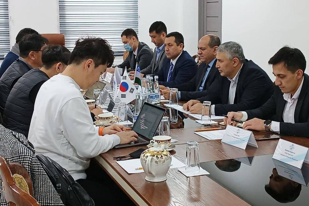 ДЕЛЕГАЦИЯ РЕСПУБЛИКИ КОРЕЯ В ГОСУДАРСТВЕННОМ НАУЧНО-ПРОЕКТНОМ ИНСТИТУТЕ «УЗДАВЙЕРЛОЙИХА»